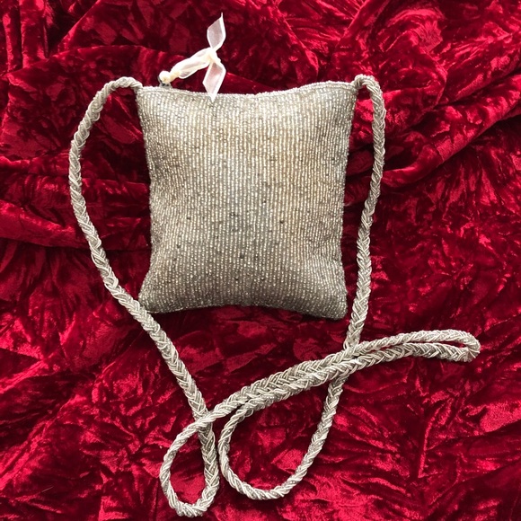 Handbags - NWOT Vintage Beaded Bag